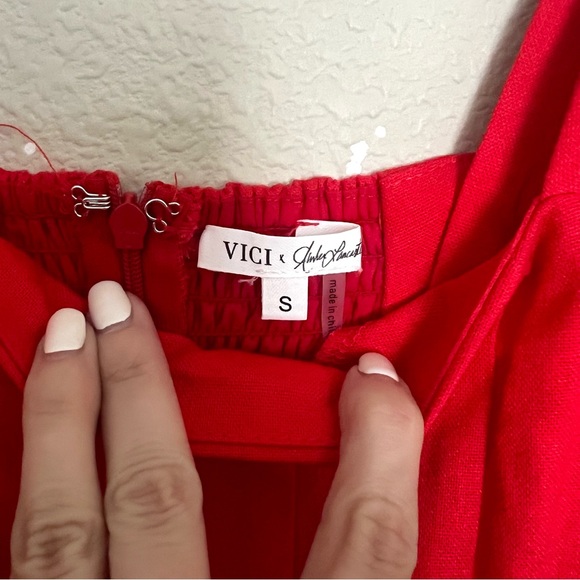 VICI x Amber Lancaster Meadow Pleated Linen Midi Dress - Picture 5 of 11